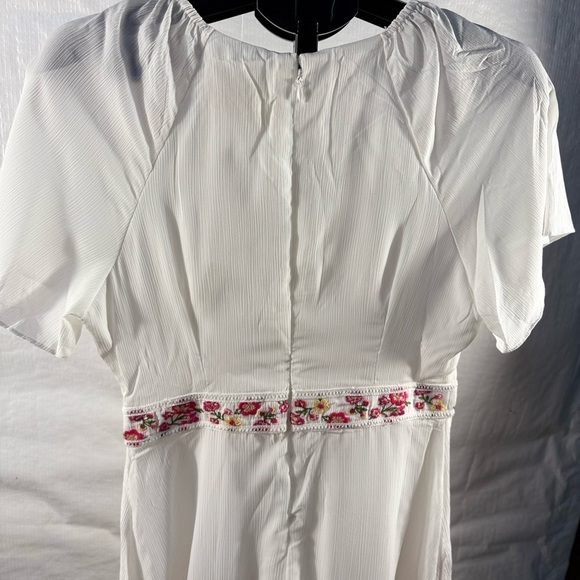 COPY - Savanna Jane Pink and White Embroidered Elegant Midi Dress - Picture 4 of 5